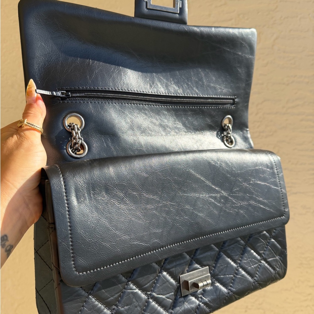 CHANEL 2.55 Reissue Double Flap shoulder bag - Picture 10 of 14